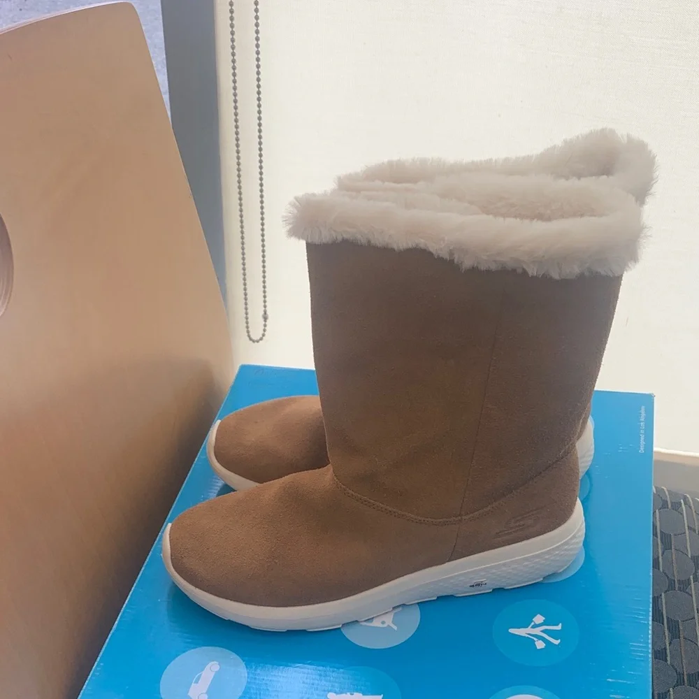 Skechers Tan Faux-Shearling Mid-Calf Winter Boots